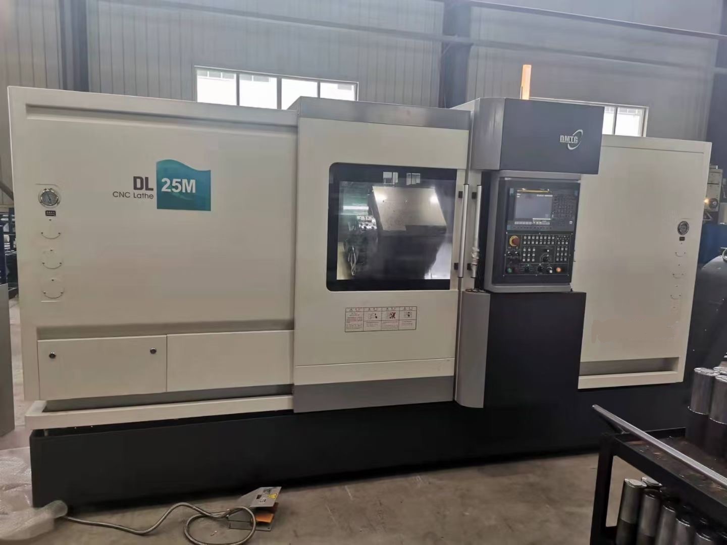 Torno CNC de cama inclinada de alta qualidade de 2 eixos DL-25M 